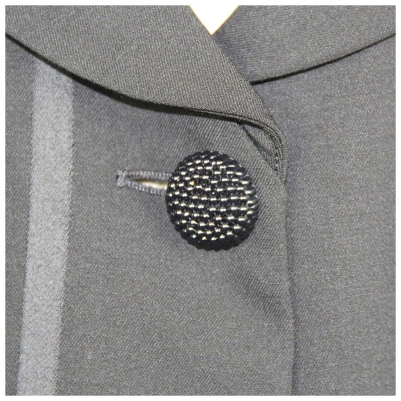 Di Vita Gorgeous Black Satin Trim Jacket - Picture 4 of 5